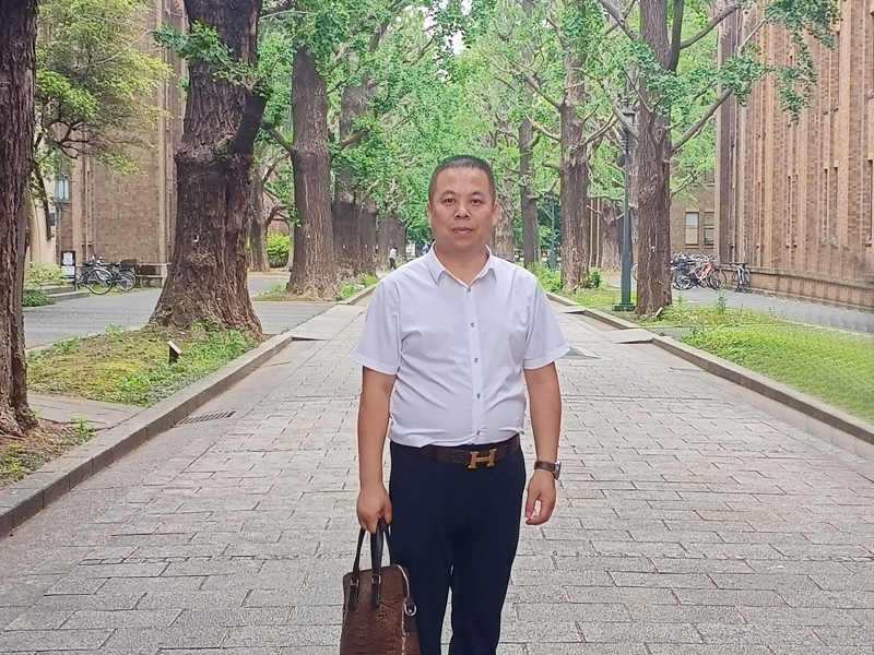 公司董事长在院士的陪同下，游学了日本东京大学